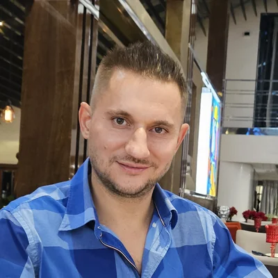 Алексей Захаров